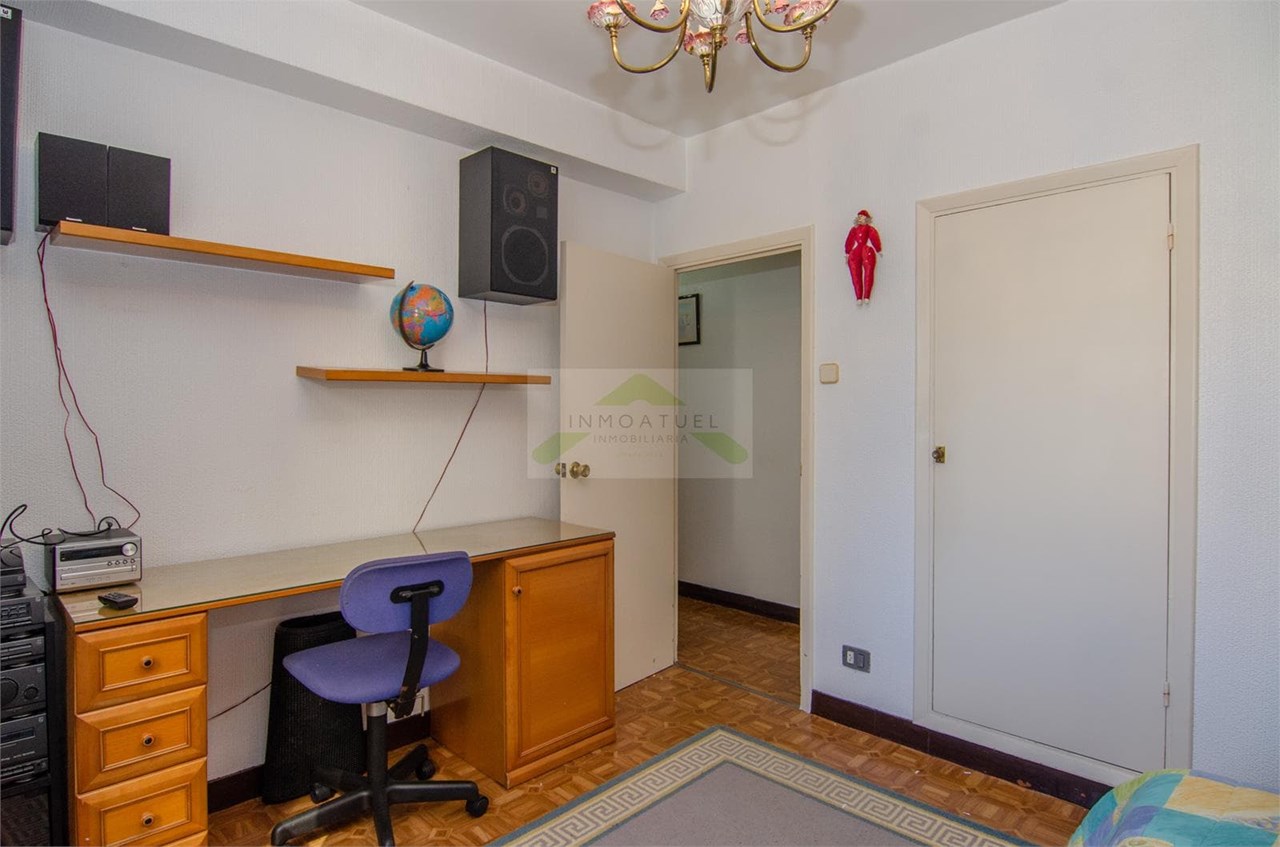 Foto 28 Piso muy luminoso de 95m2 con 5 dormitorios próximo a la intermodal y Parque de Vioño.-  