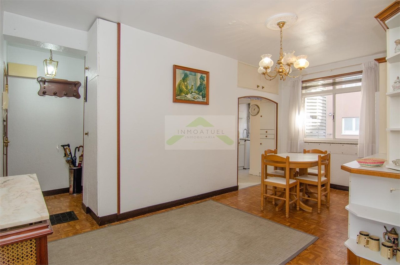 Foto 3 Piso muy luminoso de 95m2 con 5 dormitorios próximo a la intermodal y Parque de Vioño.-  