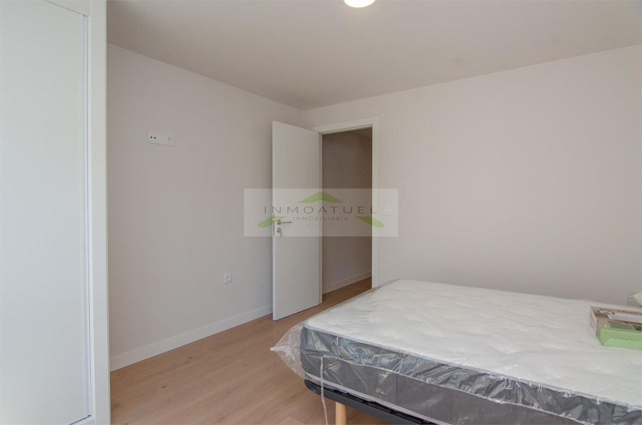 Foto 13 SOLO A ESTUDIANTES.- Piso exclusivo de 5 dormitorios y 2 baños a 300 metros de la Estación de tren. 