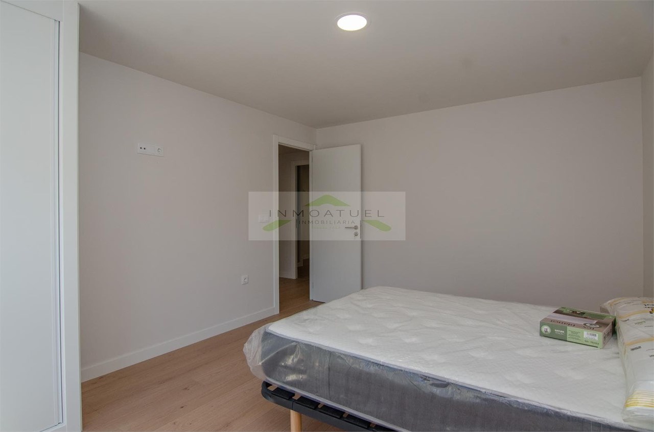 Foto 19 SOLO A ESTUDIANTES.- Piso exclusivo de 5 dormitorios y 2 baños a 300 metros de la Estación de tren. 