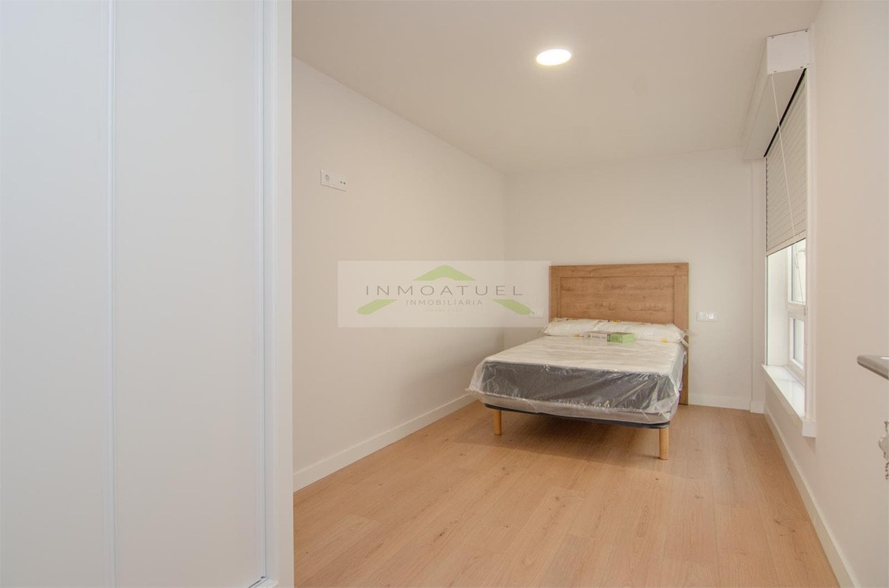 Foto 23 SOLO A ESTUDIANTES.- Piso exclusivo de 5 dormitorios y 2 baños a 300 metros de la Estación de tren. 