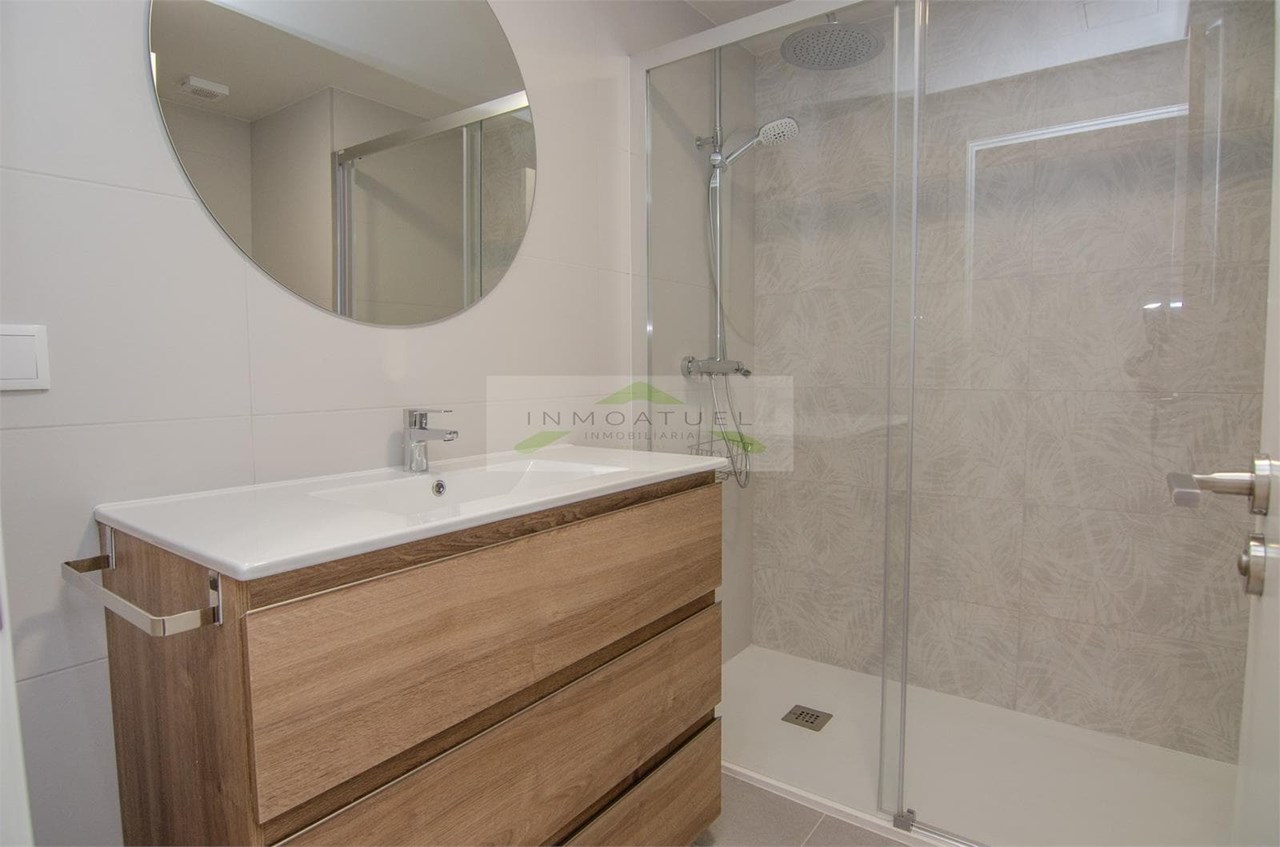 Foto 30 SOLO A ESTUDIANTES.- Piso exclusivo de 5 dormitorios y 2 baños a 300 metros de la Estación de tren. 
