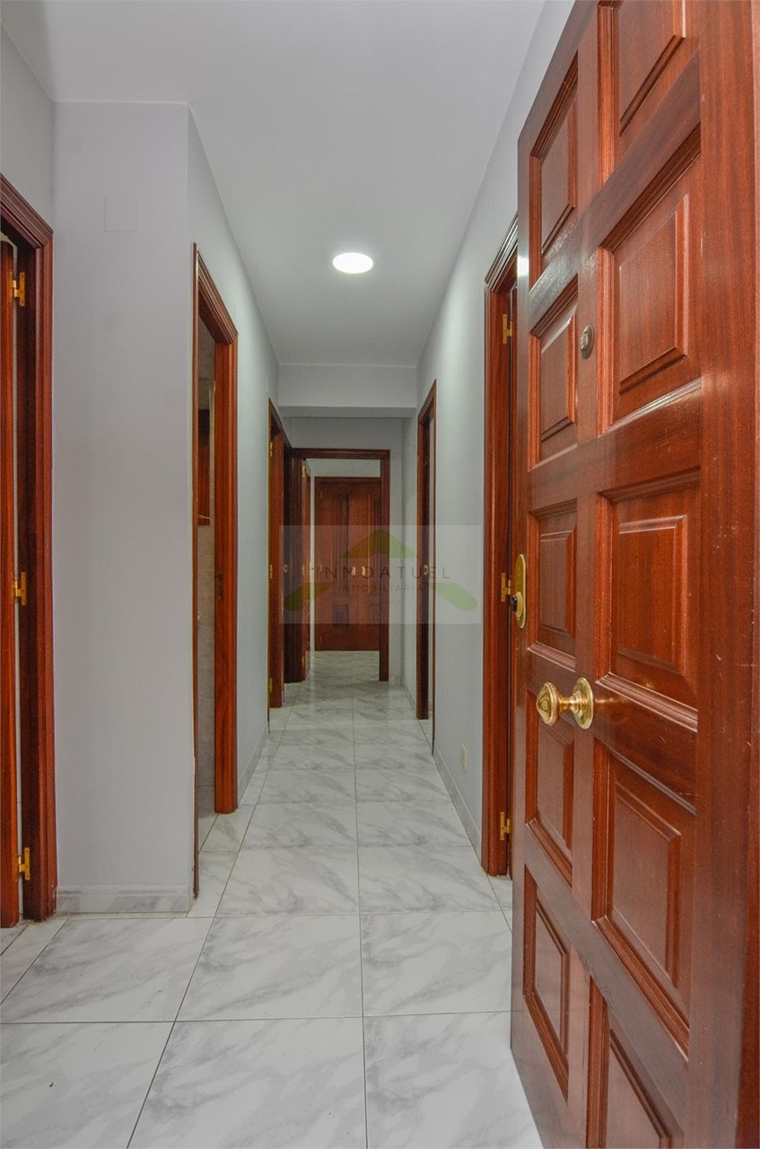Foto 23 SOLO PARA ESTUDIANTES.- piso de 103m2 con cuatro dormitorios, zona Barrio de Las Flores.
