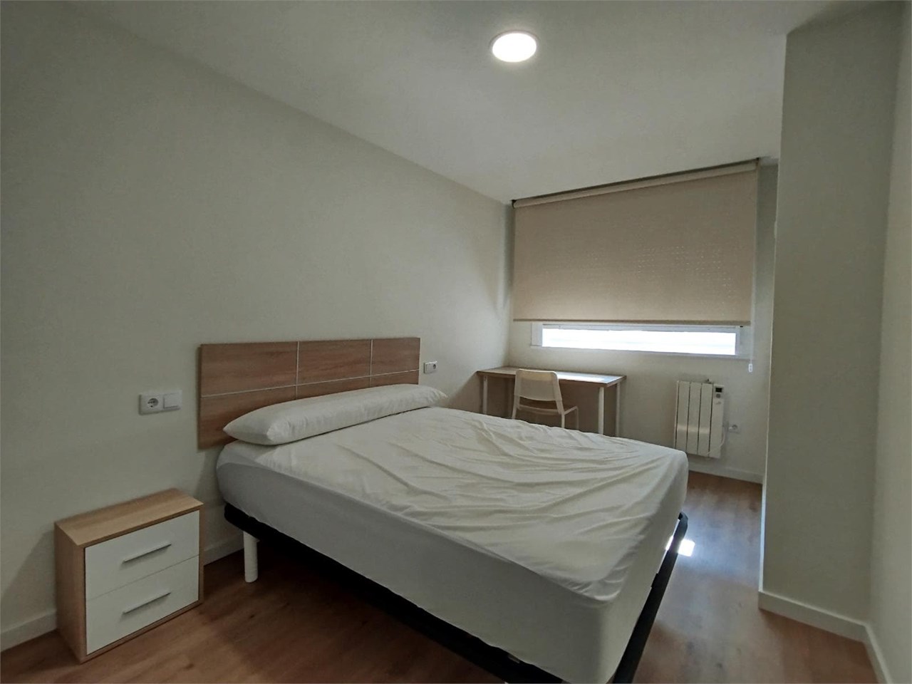 Foto 14 SOLO PARA ESTUDIANTES.- Piso de 121m2 y cuatro dormitorios.- Zona Ronda Outeiro.-  A Coruña.-
