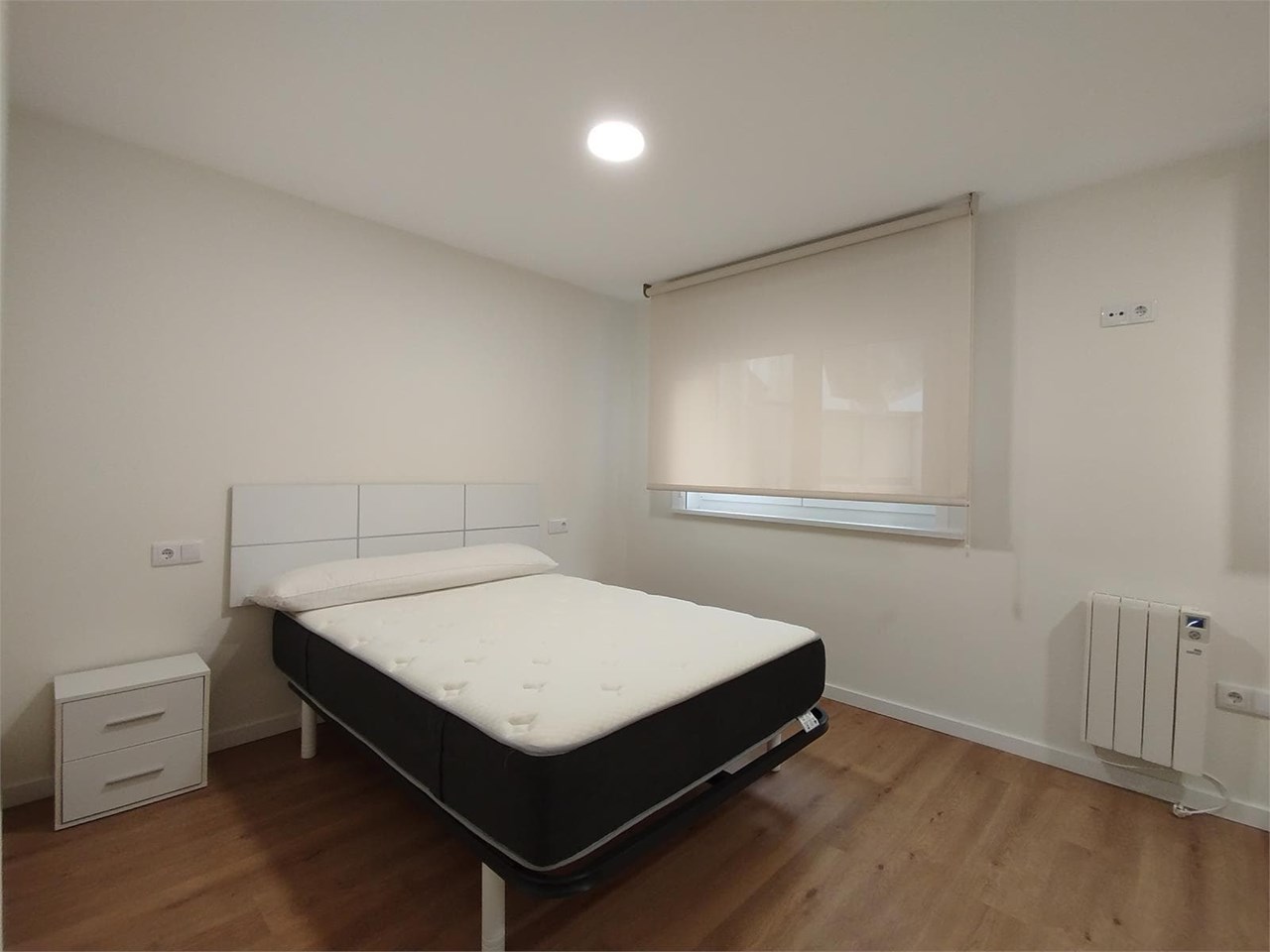Foto 17 SOLO PARA ESTUDIANTES.- Piso de 121m2 y cuatro dormitorios.- Zona Ronda Outeiro.-  A Coruña.-