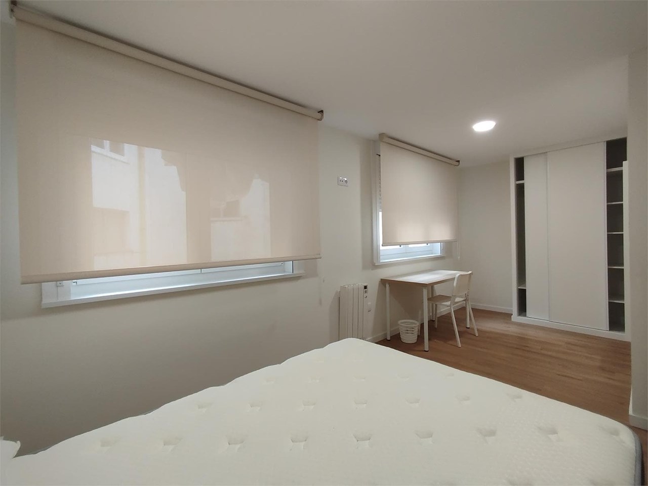 Foto 18 SOLO PARA ESTUDIANTES.- Piso de 121m2 y cuatro dormitorios.- Zona Ronda Outeiro.-  A Coruña.-