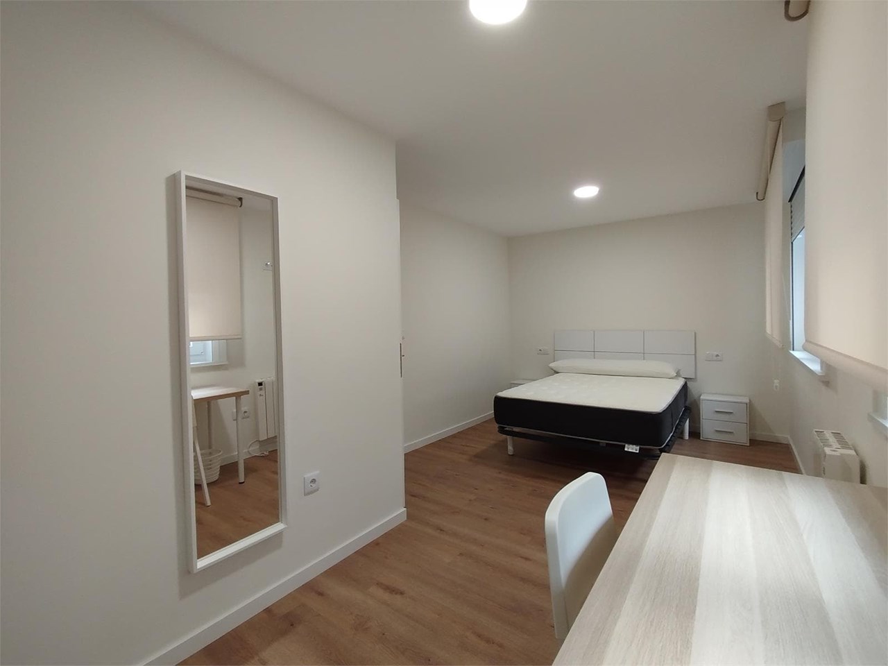 Foto 19 SOLO PARA ESTUDIANTES.- Piso de 121m2 y cuatro dormitorios.- Zona Ronda Outeiro.-  A Coruña.-