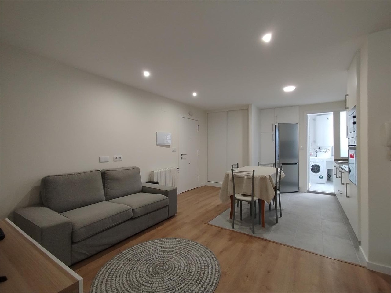 Foto 3 SOLO PARA ESTUDIANTES.- Piso de 121m2 y cuatro dormitorios.- Zona Ronda Outeiro.-  A Coruña.-