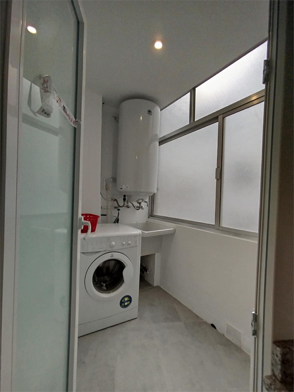 Foto 5 SOLO PARA ESTUDIANTES.- Piso de 121m2 y cuatro dormitorios.- Zona Ronda Outeiro.-  A Coruña.-