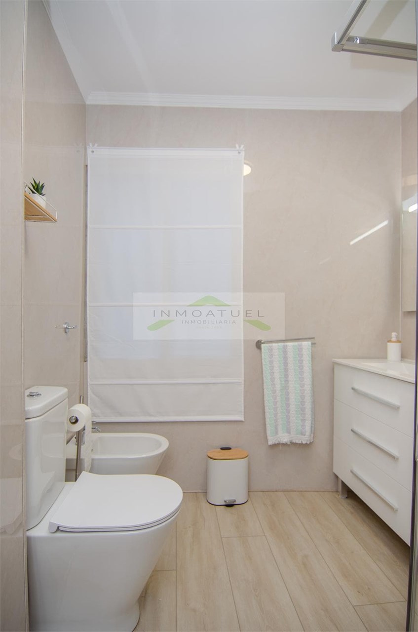 Foto 5 SOLO PARA ESTUDIANTES.- Piso de 57m2 útiles exterior y con ascensor, zona Mallos / Estación. 