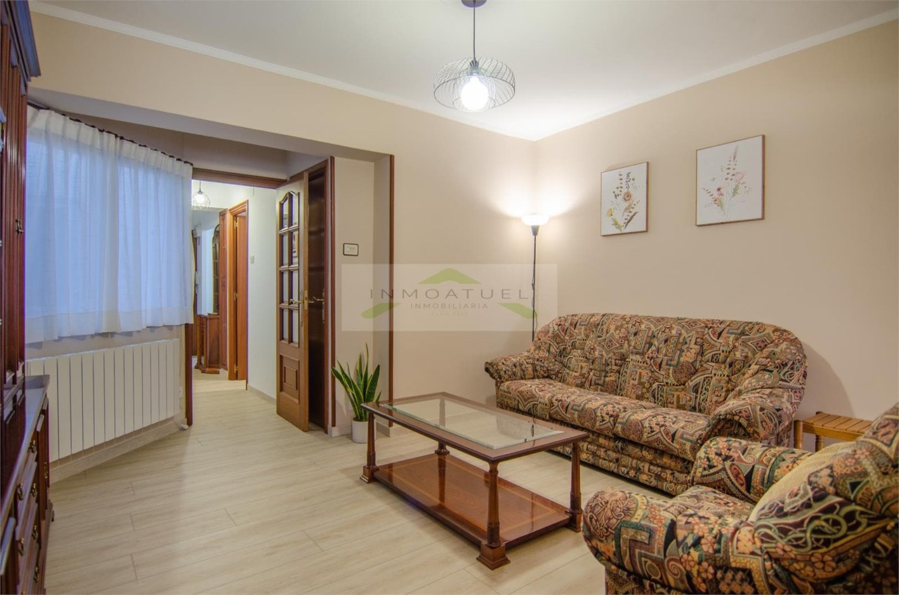 Foto 9 SOLO PARA ESTUDIANTES.- Piso de 57m2 útiles exterior y con ascensor, zona Mallos / Estación. 