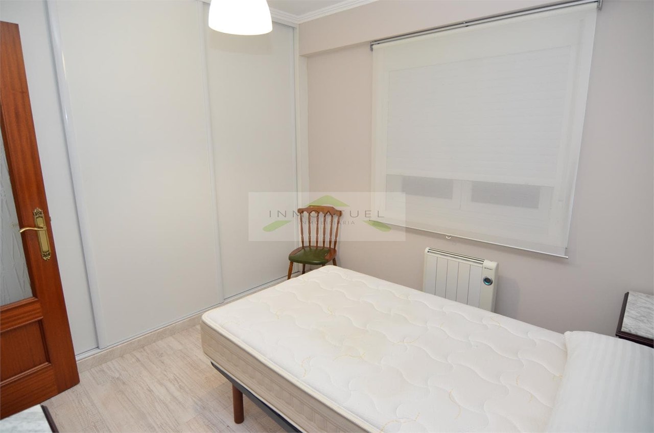 Foto 19 SOLO PARA ESTUDIANTES.- Piso de 74m2 útiles, zona Agra del Orzán / Conchiñas.- 