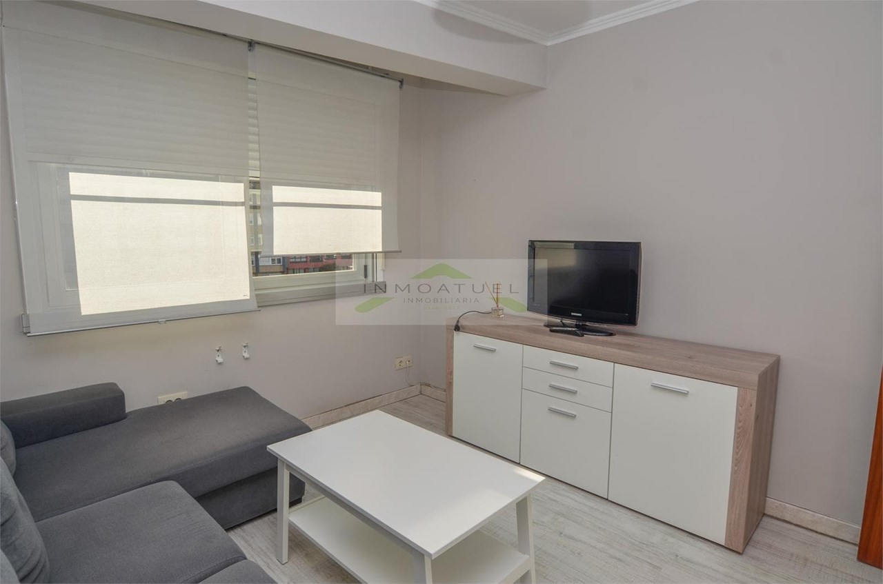 Foto 6 SOLO PARA ESTUDIANTES.- Piso de 74m2 útiles, zona Agra del Orzán / Conchiñas.- 