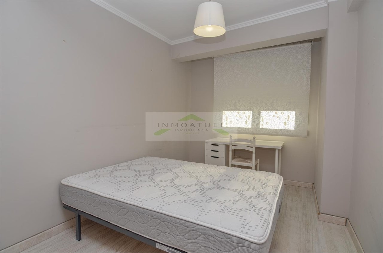 Foto 8 SOLO PARA ESTUDIANTES.- Piso de 74m2 útiles, zona Agra del Orzán / Conchiñas.- 