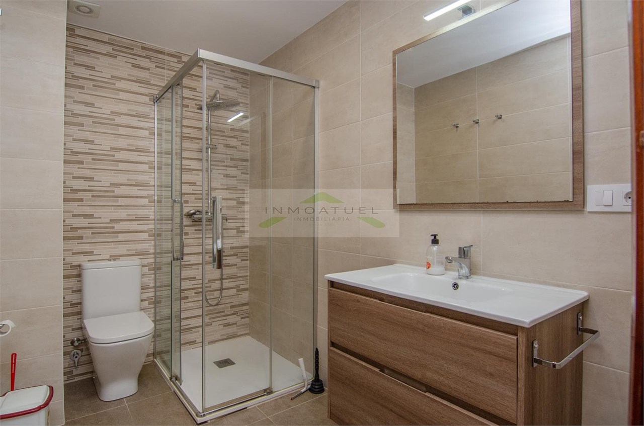 Foto 5 SOLO PARA ESTUDIANTES.- Piso de 96m2 con terraza, zona Mallos.- 