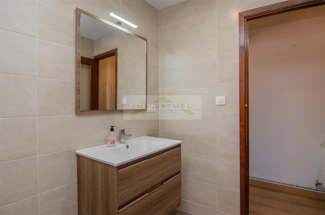 Foto 6 SOLO PARA ESTUDIANTES.- Piso de 96m2 con terraza, zona Mallos.- 