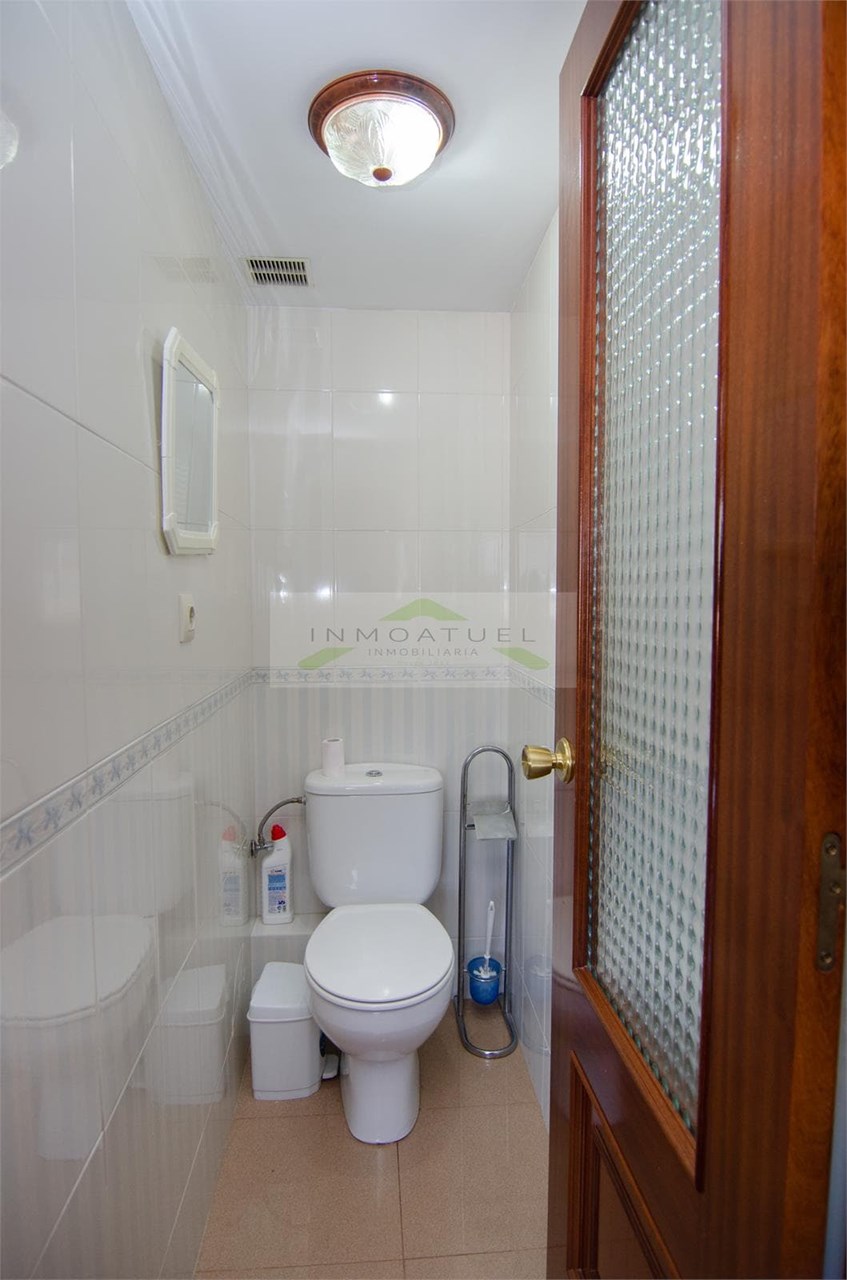 Foto 7 SOLO PARA ESTUDIANTES.- Piso de 96m2 con terraza, zona Mallos.- 