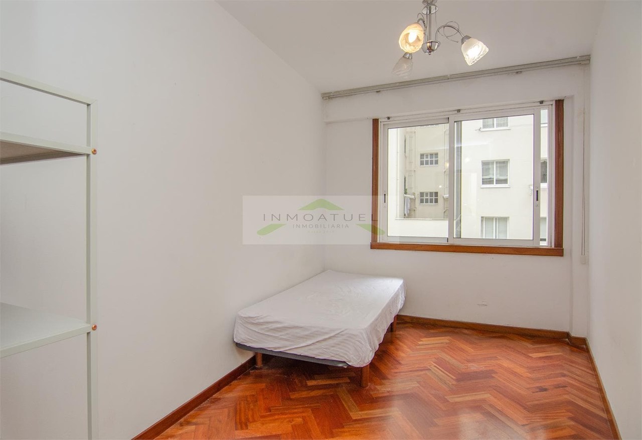 Foto 12 SOLO PARA ESTUDIANTES.- Piso de 97m2 a solo 100 metros de la Ronda de Outeiro.- 