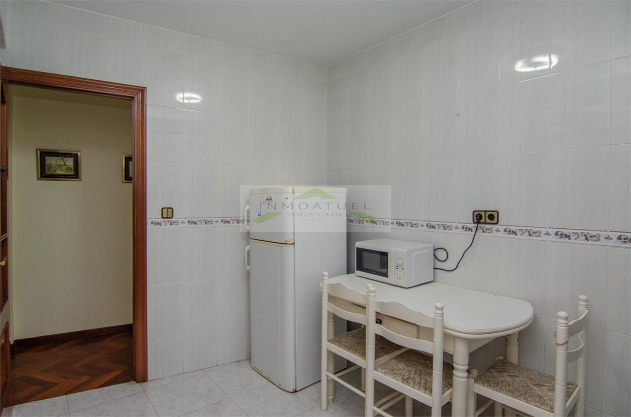 Foto 9 SOLO PARA ESTUDIANTES.- Piso de 97m2 a solo 100 metros de la Ronda de Outeiro.- 