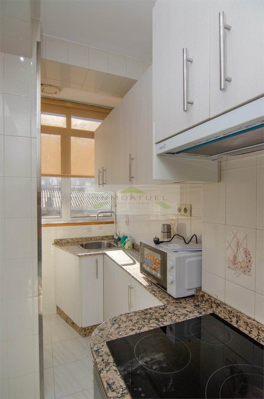 Foto 4 SOLO PARA ESTUDIANTES.- Piso muy soleado de 68m2 a solo 100 metros de Avenida Arteixo.-
