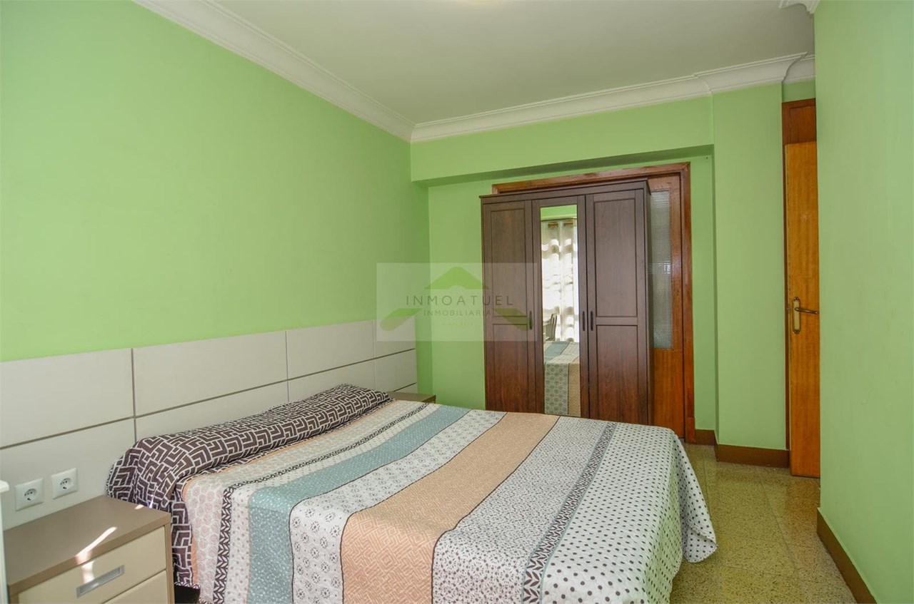 Foto 10 SOLO PARA ESTUDIANTES.- Piso soleado de 84m2 con ascensor y exterior, zona Mallos.- 