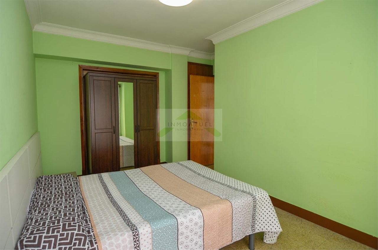 Foto 11 SOLO PARA ESTUDIANTES.- Piso soleado de 84m2 con ascensor y exterior, zona Mallos.- 