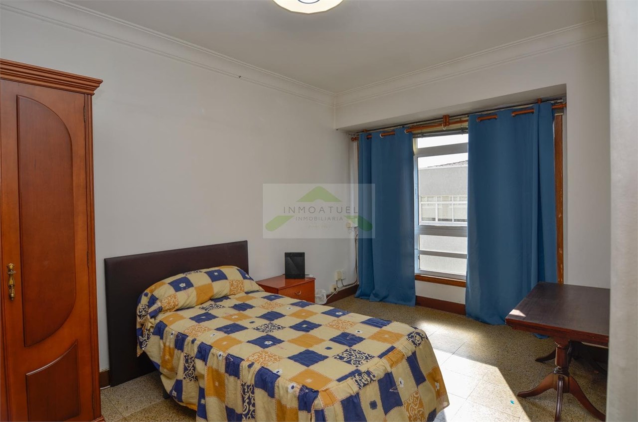 Foto 15 SOLO PARA ESTUDIANTES.- Piso soleado de 84m2 con ascensor y exterior, zona Mallos.- 