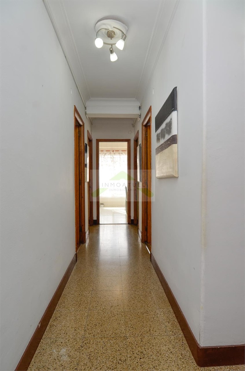 Foto 17 SOLO PARA ESTUDIANTES.- Piso soleado de 84m2 con ascensor y exterior, zona Mallos.- 