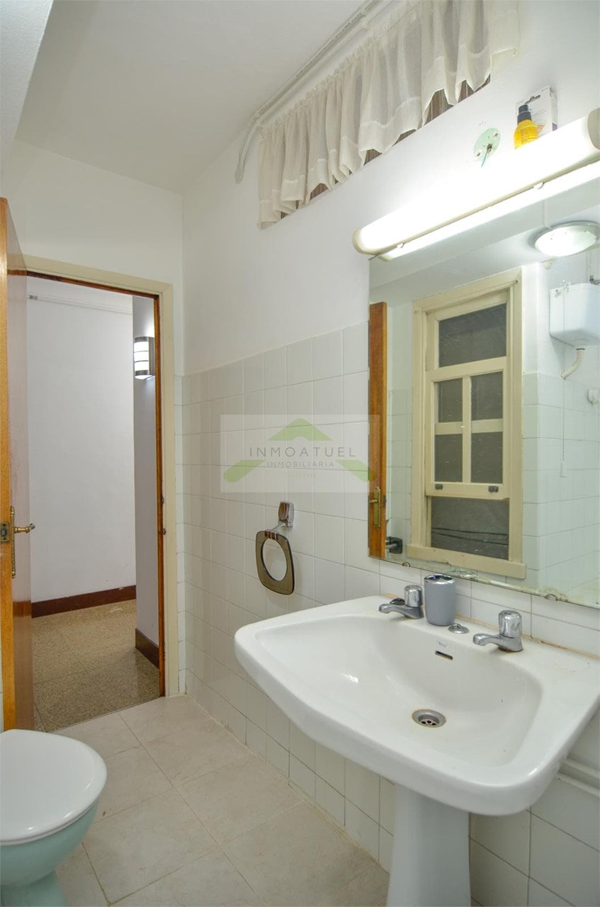 Foto 20 SOLO PARA ESTUDIANTES.- Piso soleado de 84m2 con ascensor y exterior, zona Mallos.- 