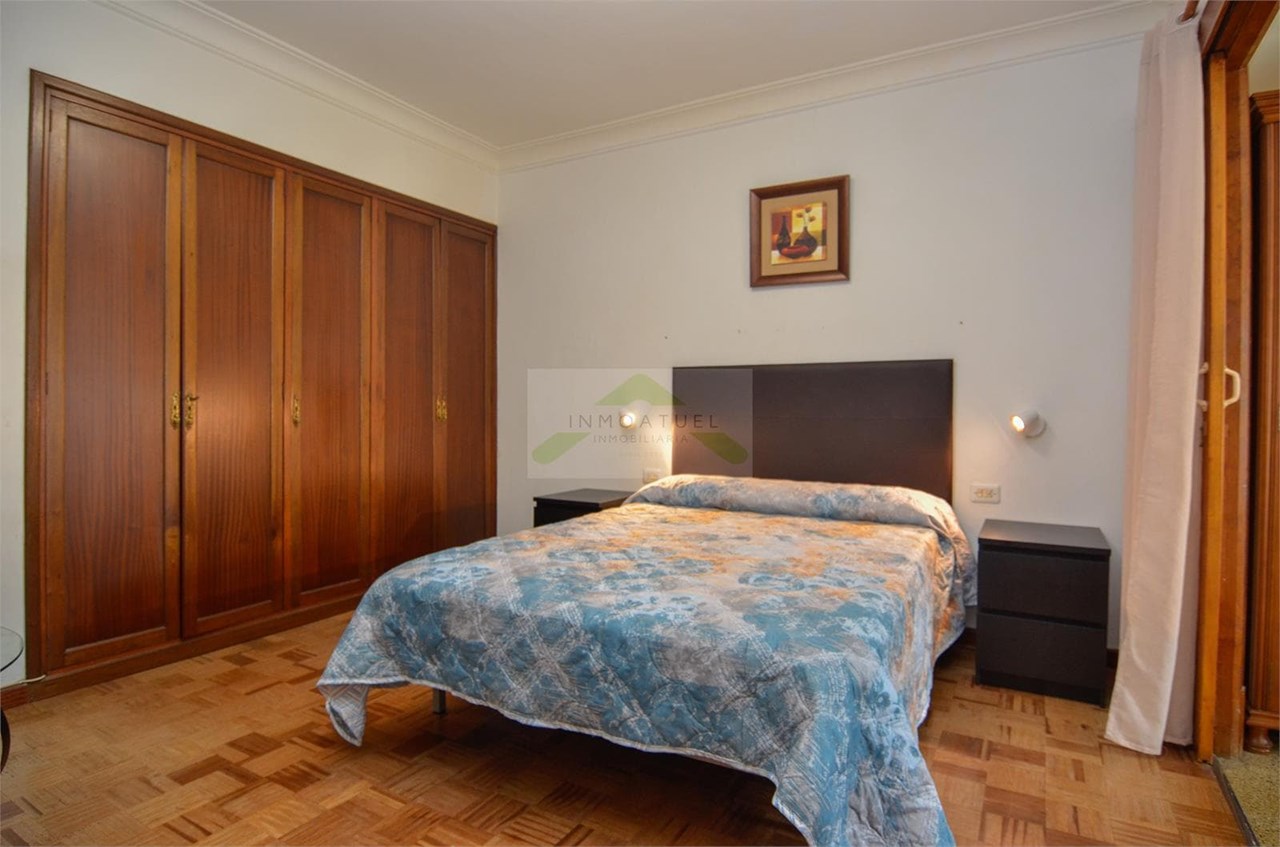 Foto 6 SOLO PARA ESTUDIANTES.- Piso soleado de 84m2 con ascensor y exterior, zona Mallos.- 